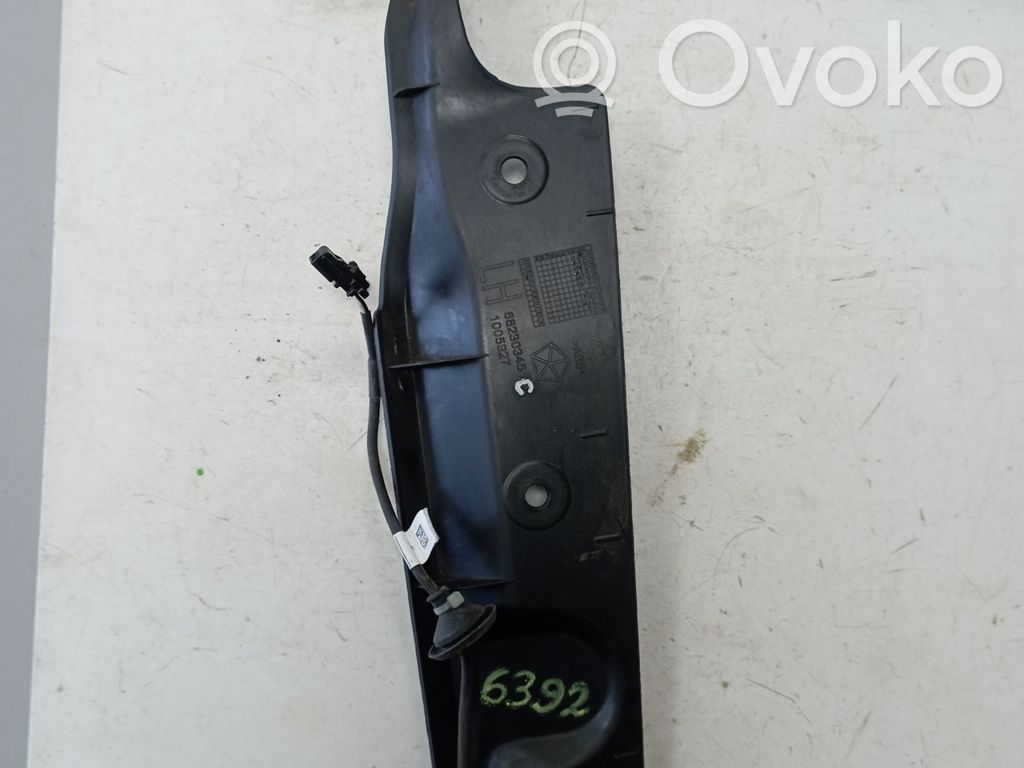 Chrysler Pacifica Other body part 