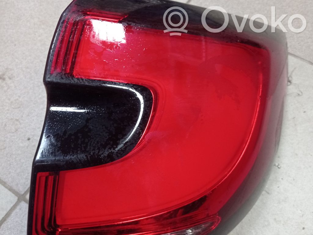 Chrysler Pacifica Rear/tail lights 