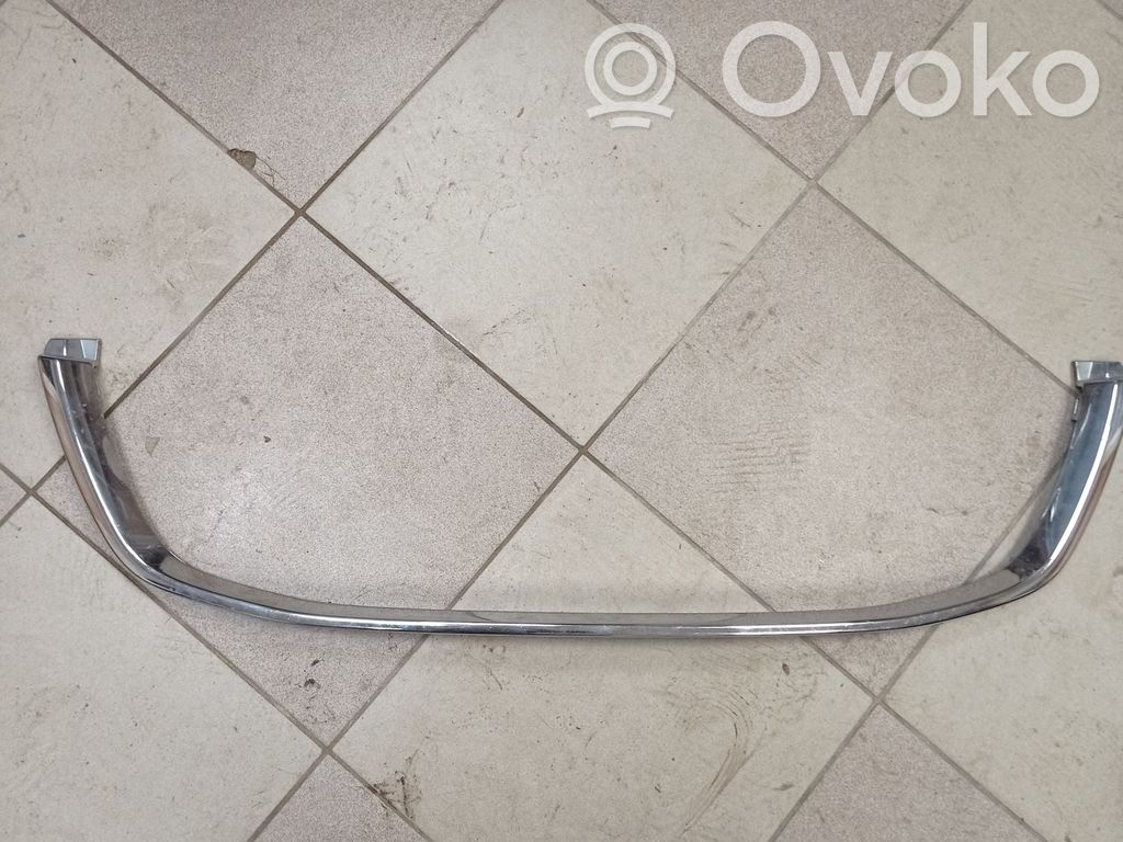 Volvo XC60 Grotelės viršutinės 