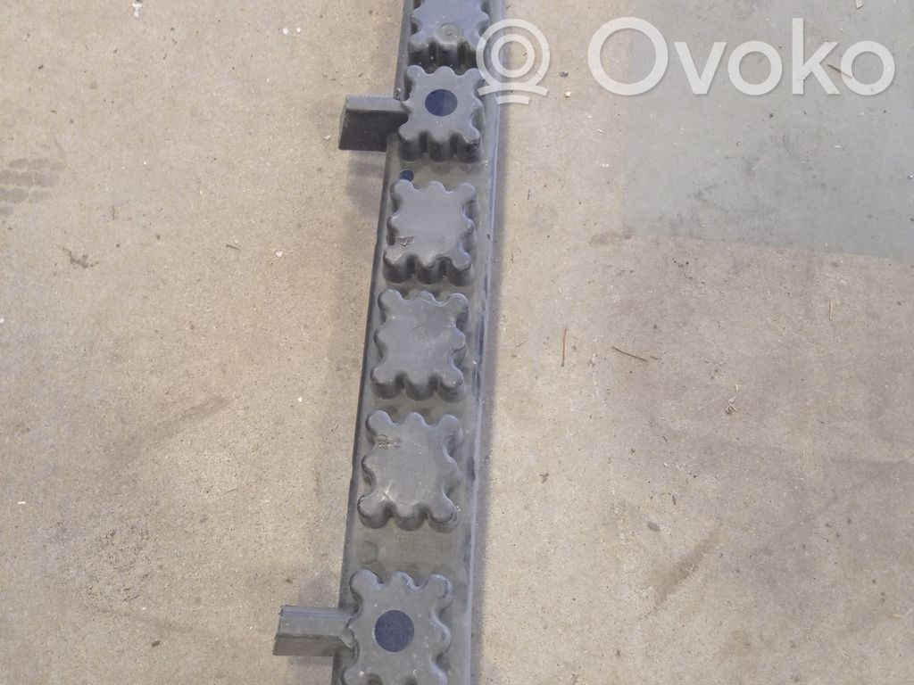 Chrysler Town & Country V Front bumper cross member 