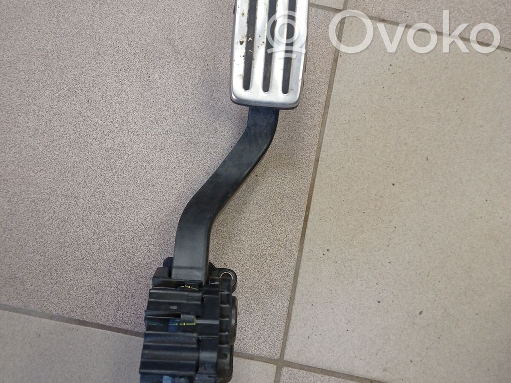 Akceleratoriaus pedalas   1020824,B2208V0245,2203A0825AF,0825AF,1020360,1020792,B2203A