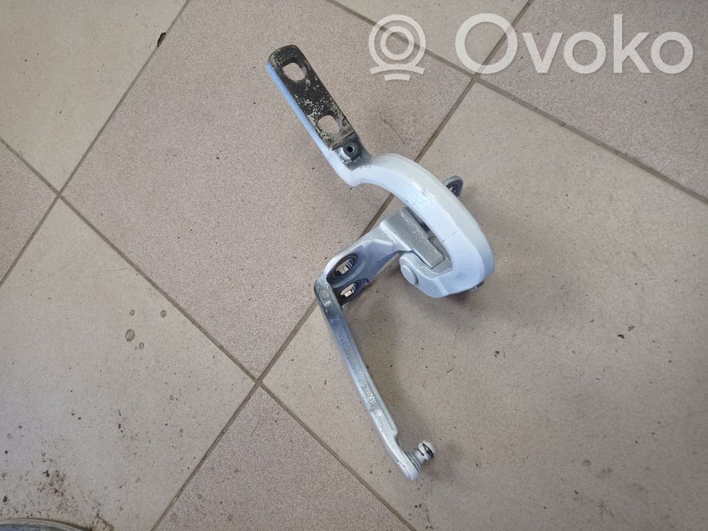 Tesla Model X Takaoven yläsarana 