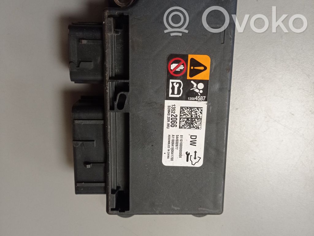 Buick Encore I Airbag control unit/module 
