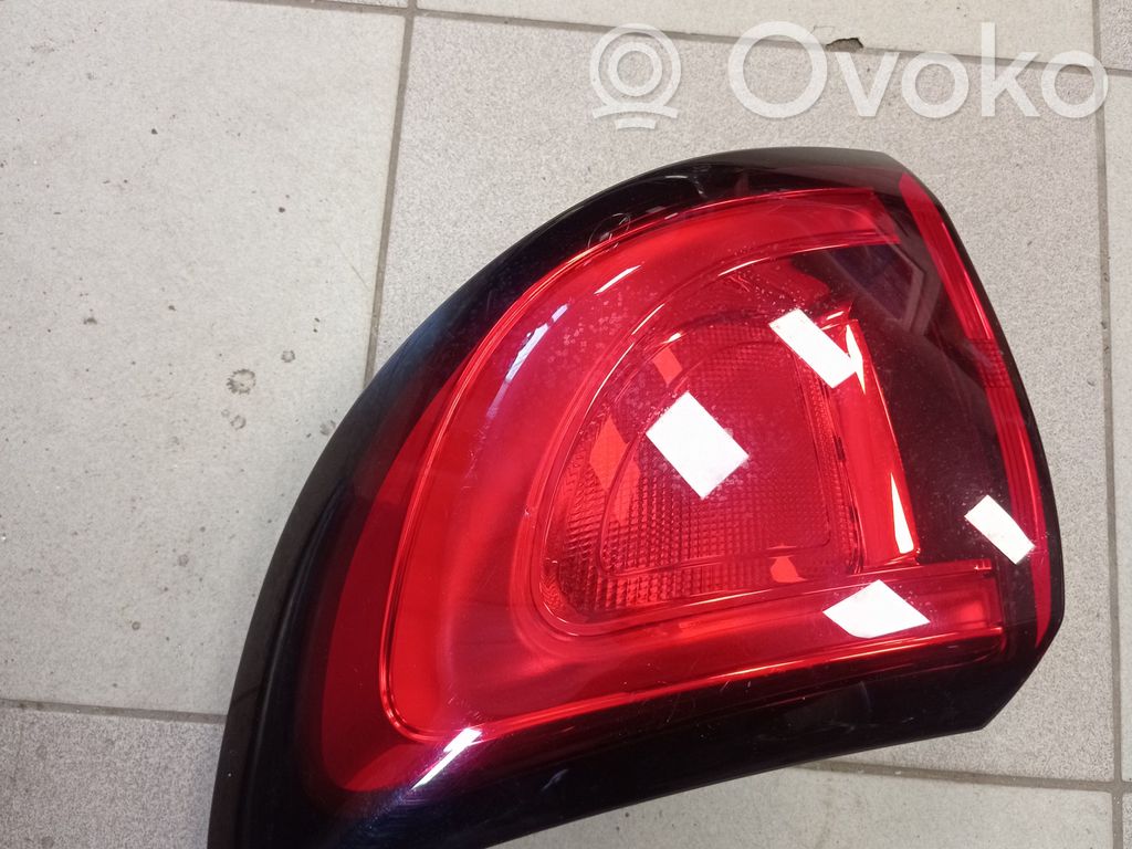 Chrysler Pacifica Rear/tail lights 