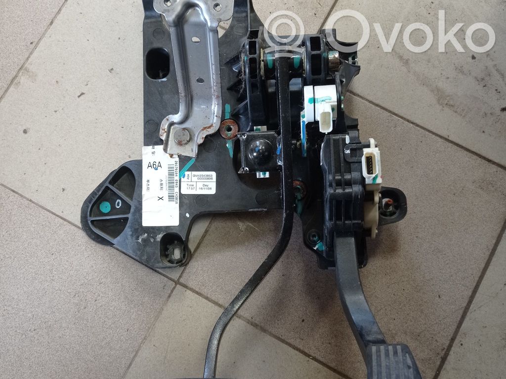 Buick Encore I Brake pedal 