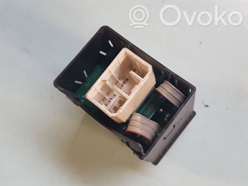 Volvo S40, V40 On-board computer control switch 