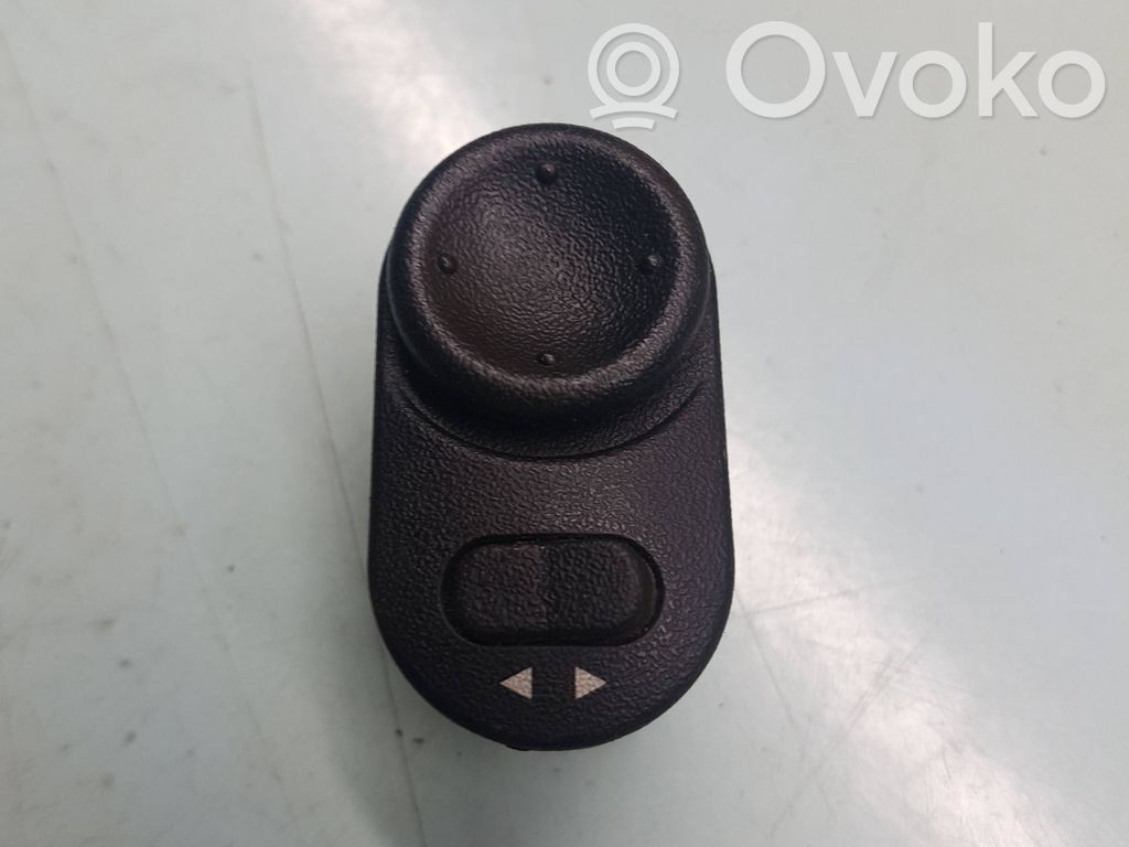 Opel Corsa C Veidrodėlių jungtukas 