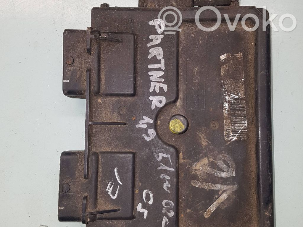 Peugeot Partner Engine control unit/module 