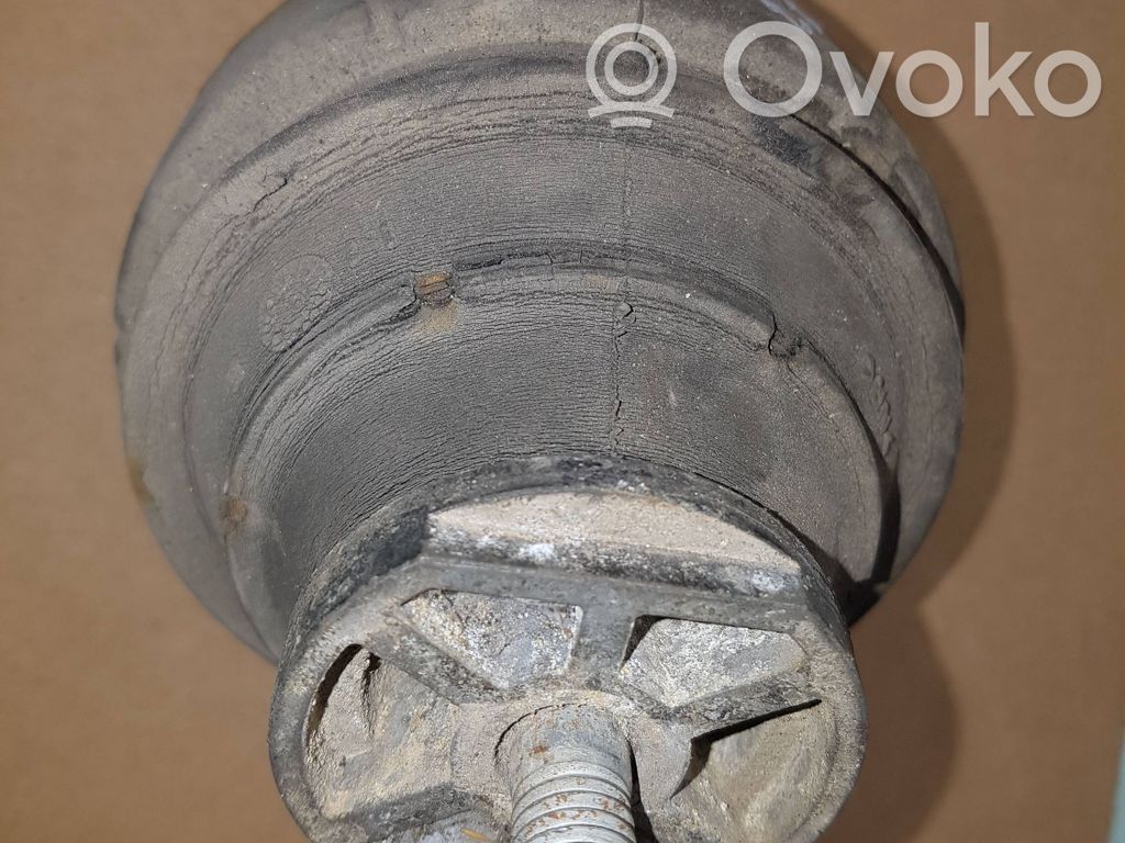 Ford Galaxy Engine mount bracket 
