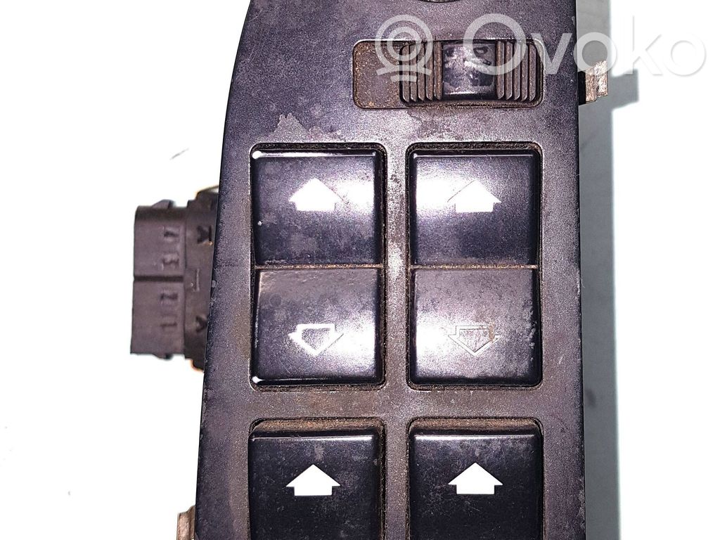 Electric window control switch   61318368979,03725035,110187
