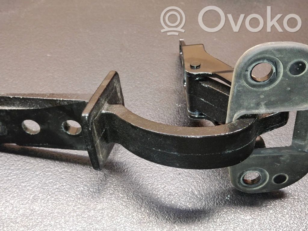 Volvo V70 Tailgate/trunk/boot hinge 