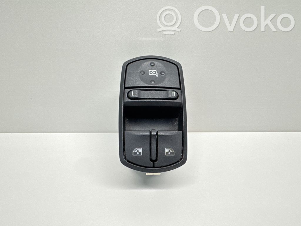 Opel Corsa E Electric window control switch 