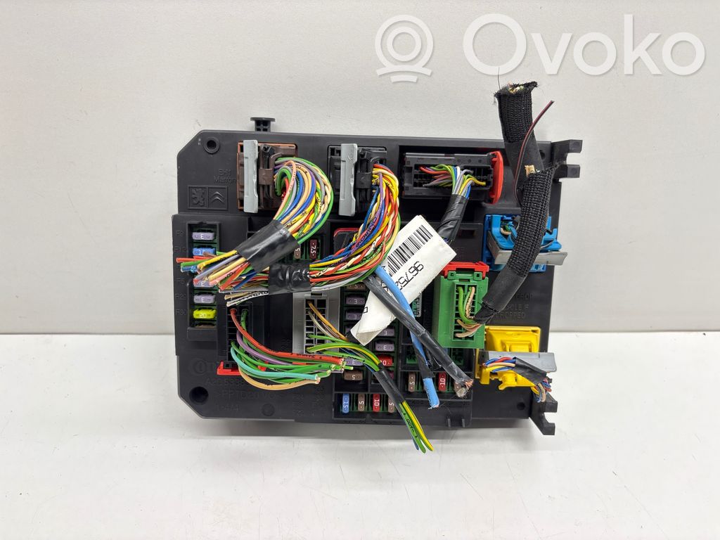 Peugeot 508 Fuse module 
