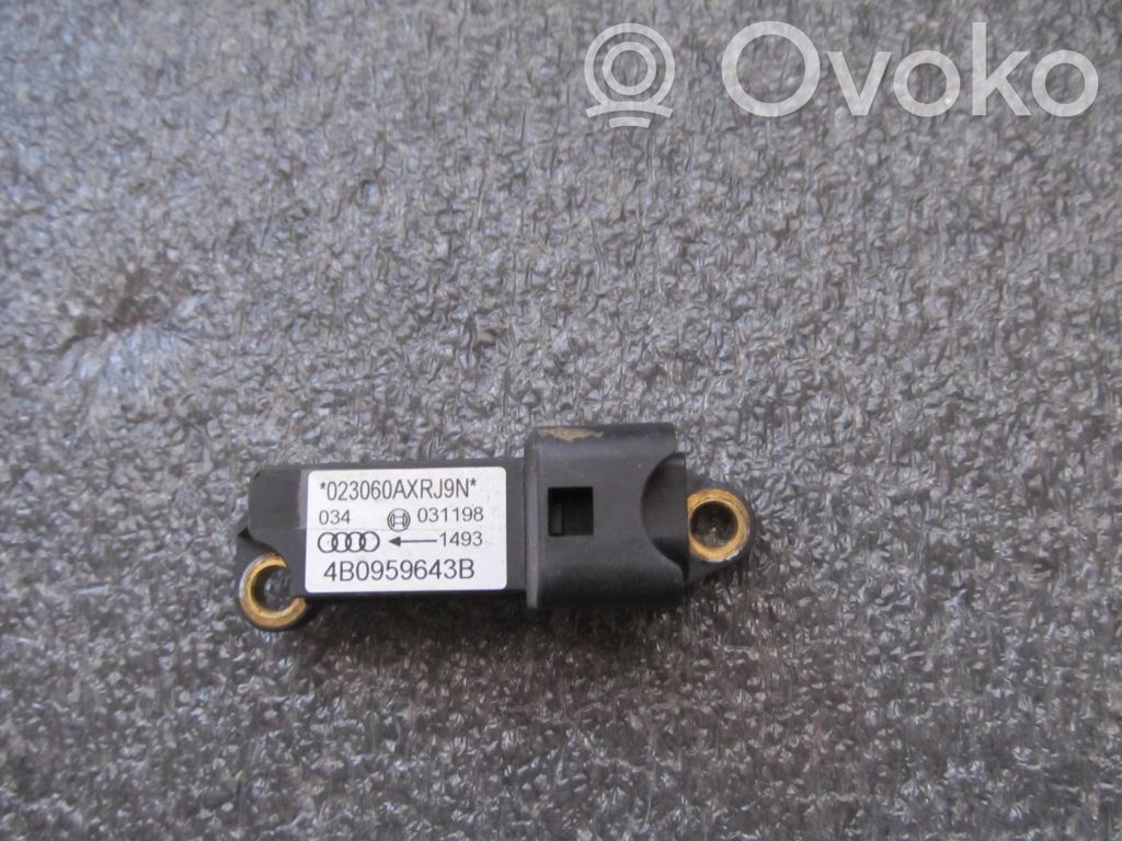 Audi A6 S6 C5 4B Senzor impact/declanșare airbag 