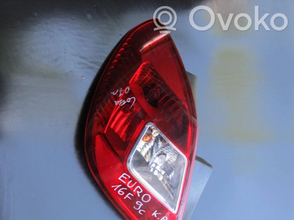 Opel Corsa D Aizmugurējais lukturis virsbūvē 