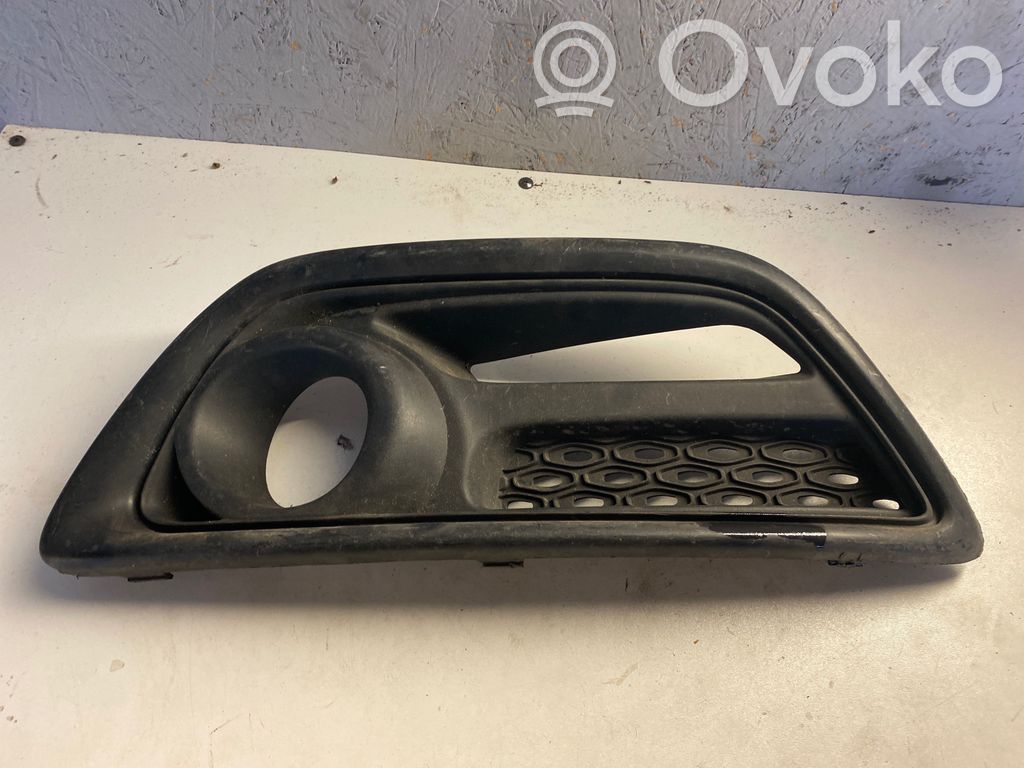 Renault Captur Etusumuvalon ritilä 