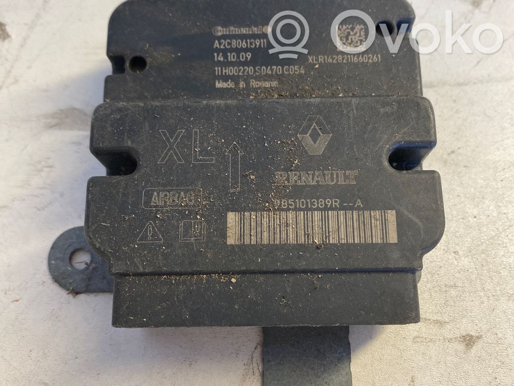 Renault Clio IV Airbag control unit/module 