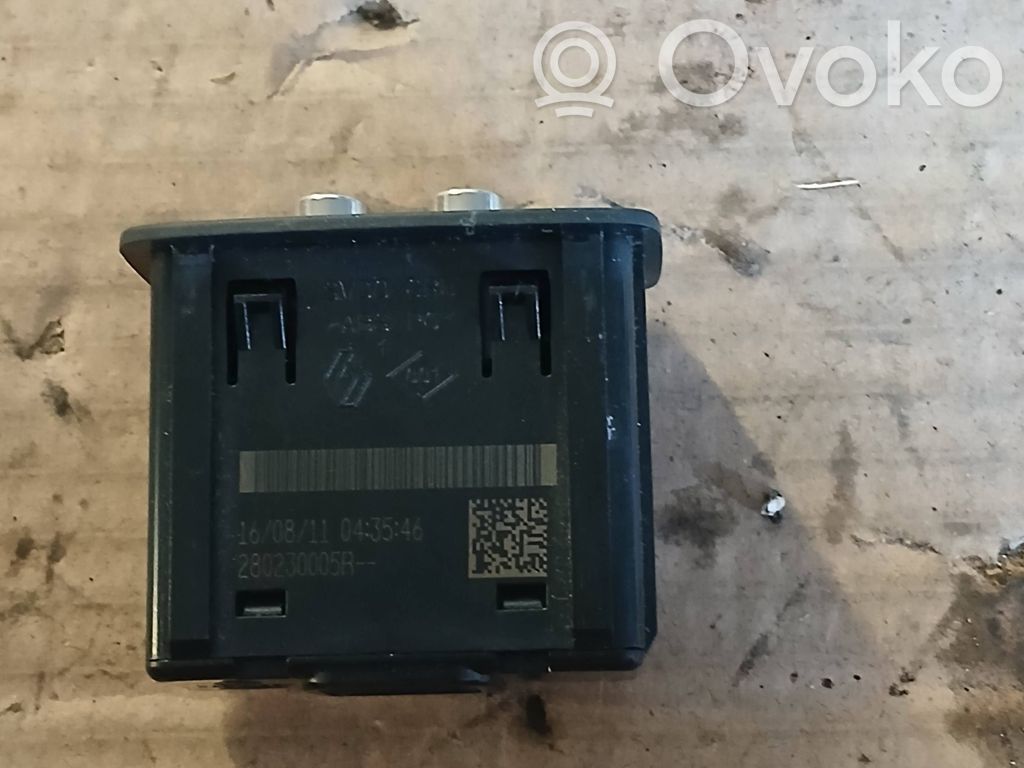 Renault Scenic III -  Grand scenic III Enchufe conector entrada auxiliar 