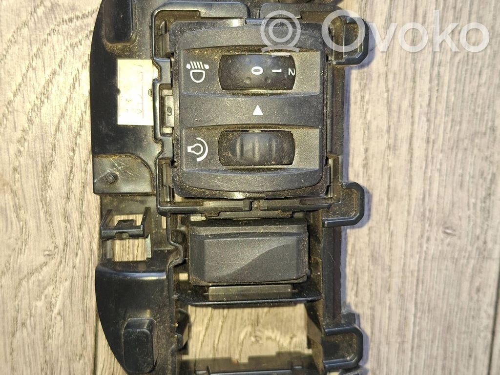 Renault Clio IV Interruptor de control de altura del faro delantero 