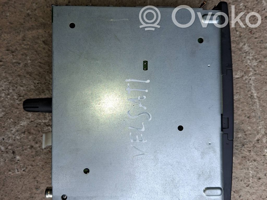 GPS navigation control unit/module   8200163078,BY223622
