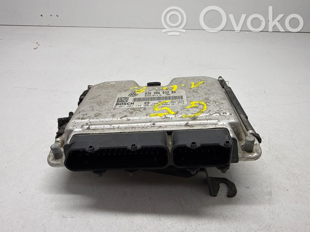 Volkswagen Golf V Engine control unit/module 
