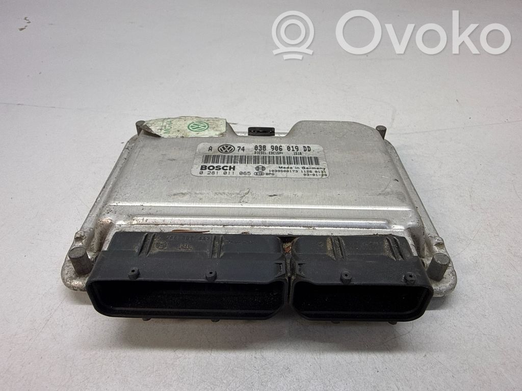 Volkswagen Golf IV Engine control unit/module 