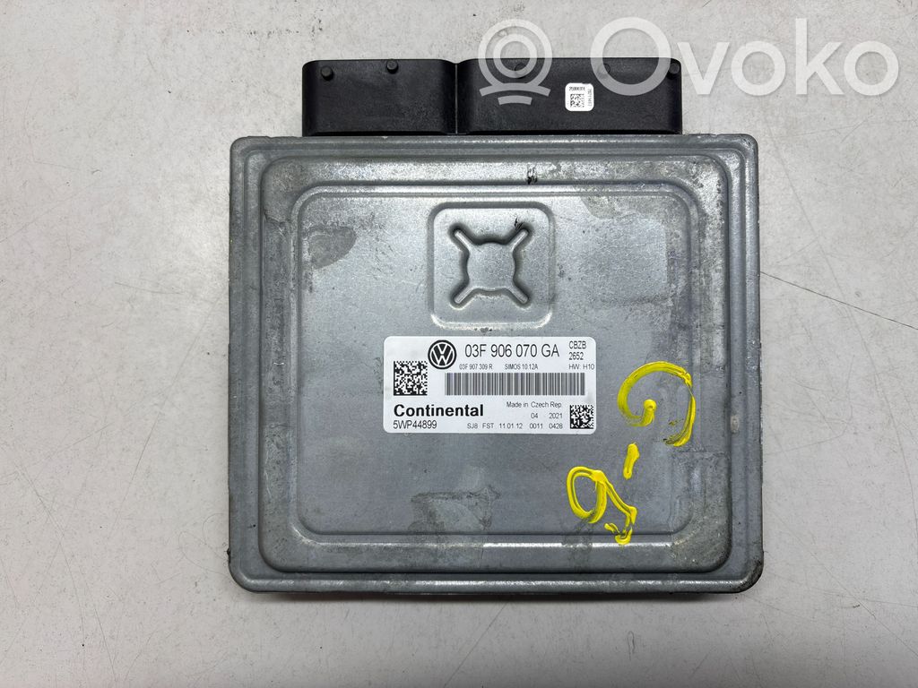Volkswagen Golf VI Engine control unit/module 