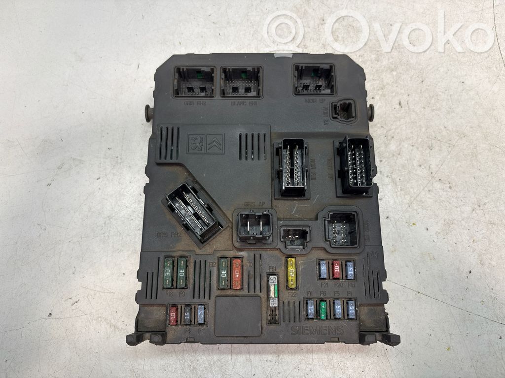 Peugeot 206 Fuse module 