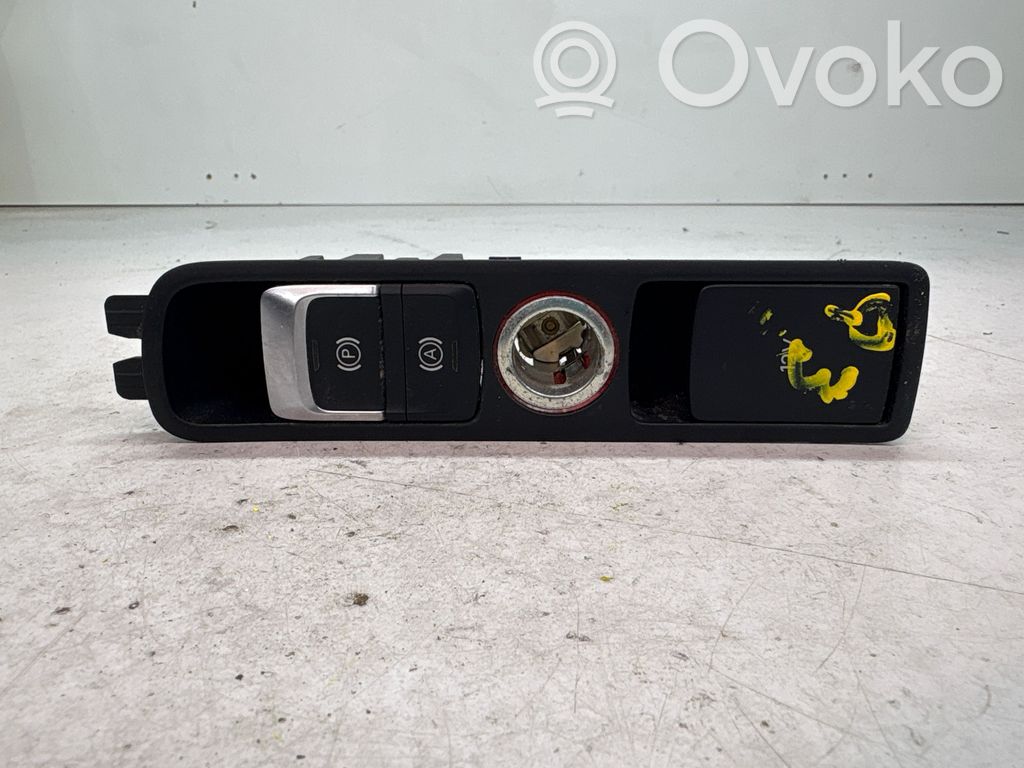 Audi Q3 8U Enchufe de 12V (trasero) 