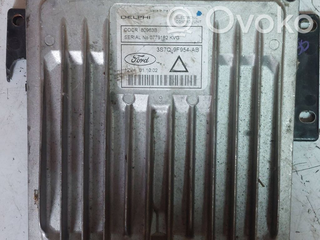 Ford Mondeo Mk III Engine control unit/module 