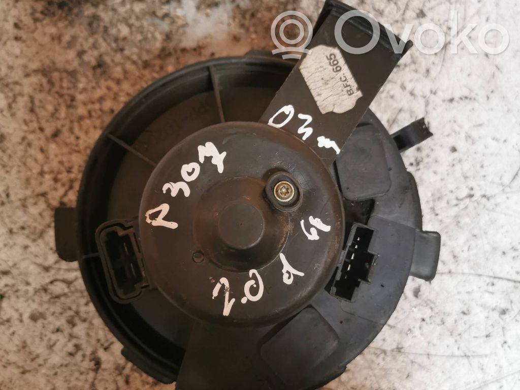 Heizungslüfter   B6830