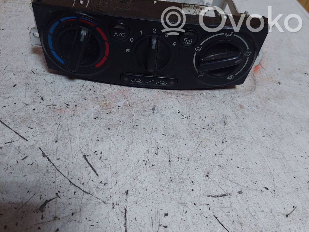 Mazda MPV Climate control unit 