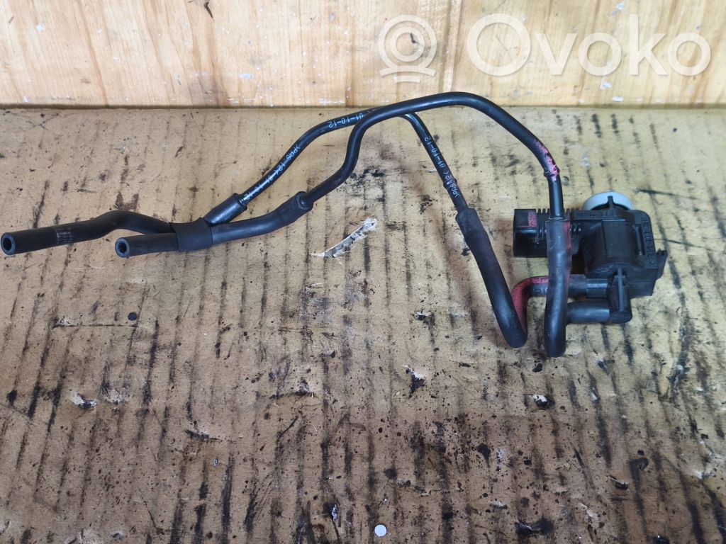 Volkswagen PASSAT B6 Turbo solenoid valve 