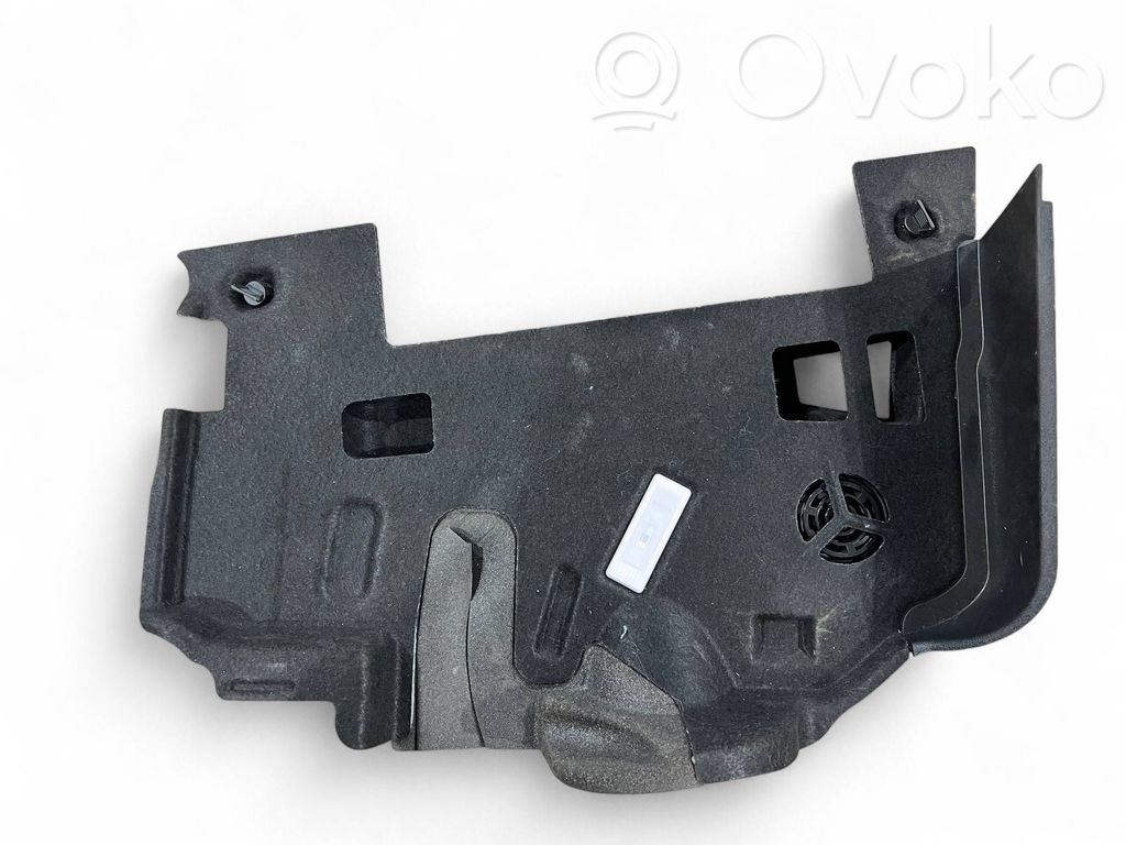 BMW M5 F90 Element deski rozdzielczej / dół 