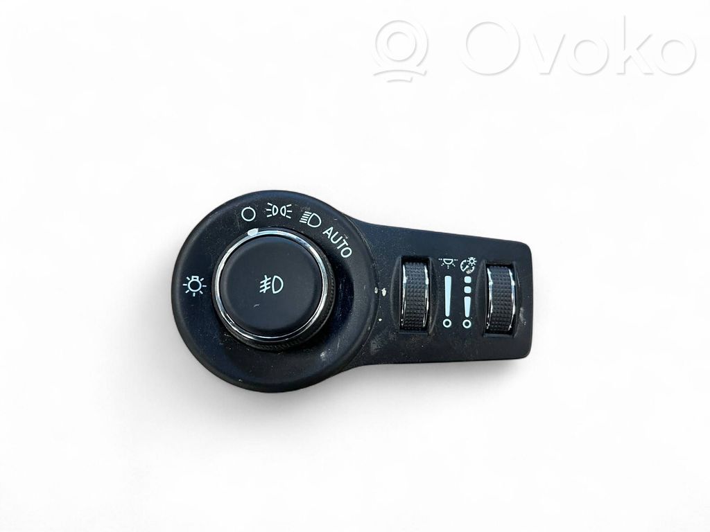 Chrysler Pacifica Light switch 