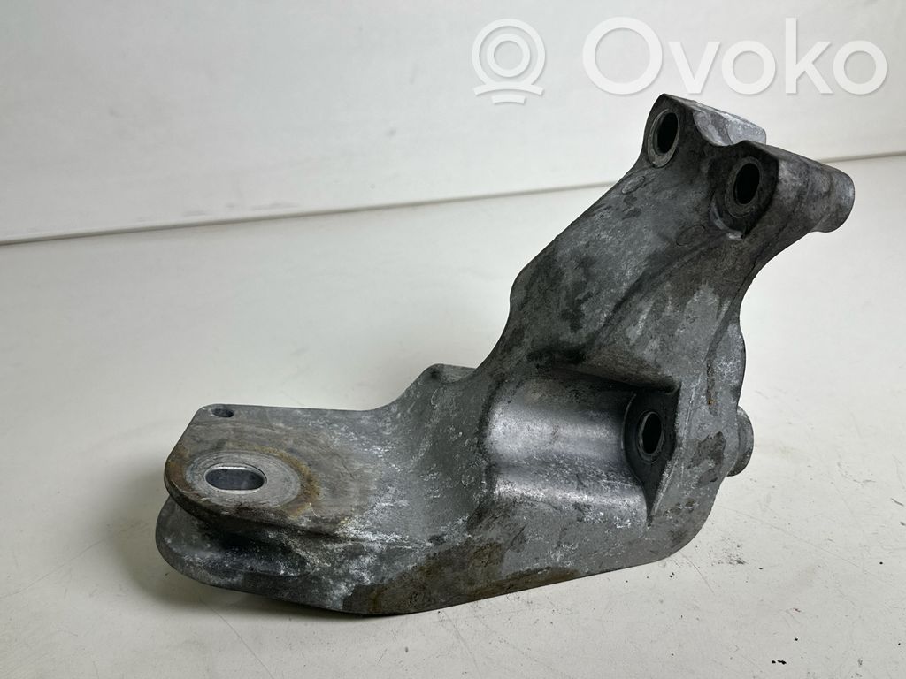 Ford Mustang VI Engine mounting bracket 