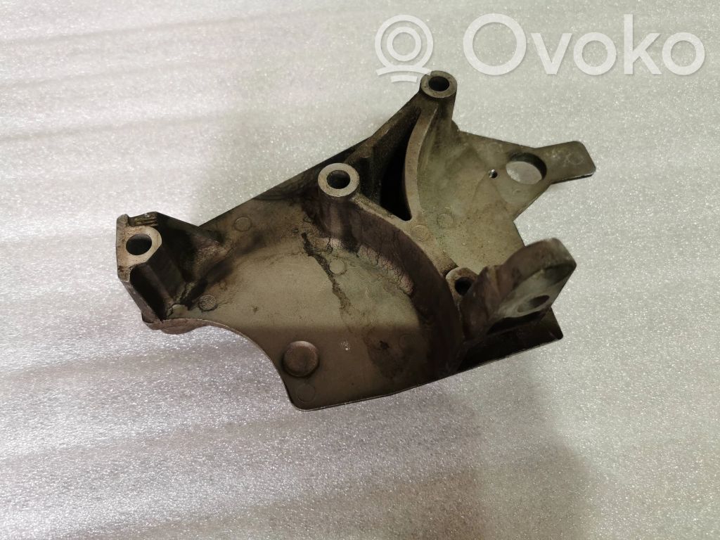 Engine mount bracket   8200408663