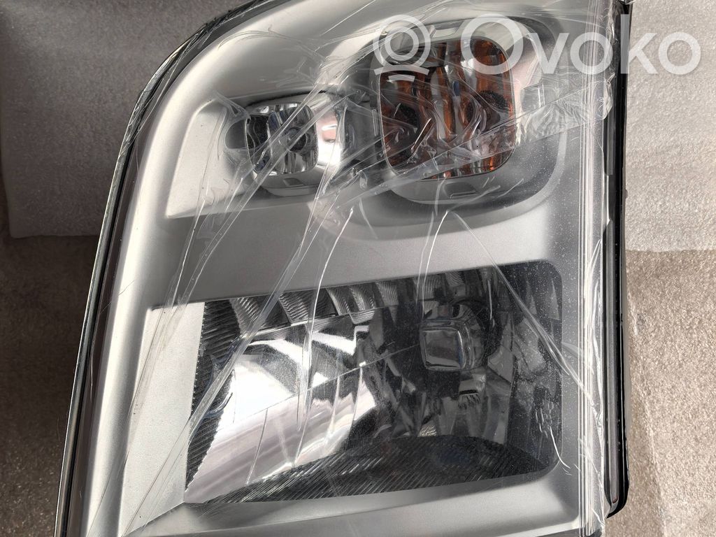 Ford Transit Phare frontale 