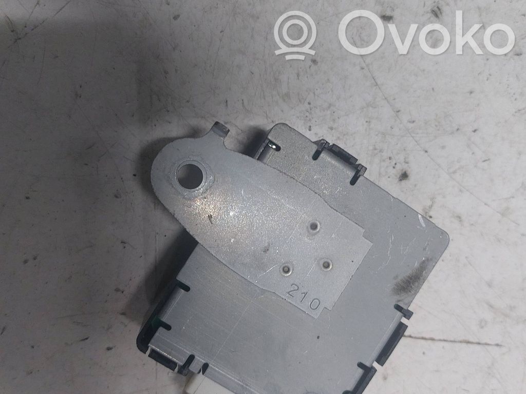 Toyota Corolla E120 E130 Door control unit/module 