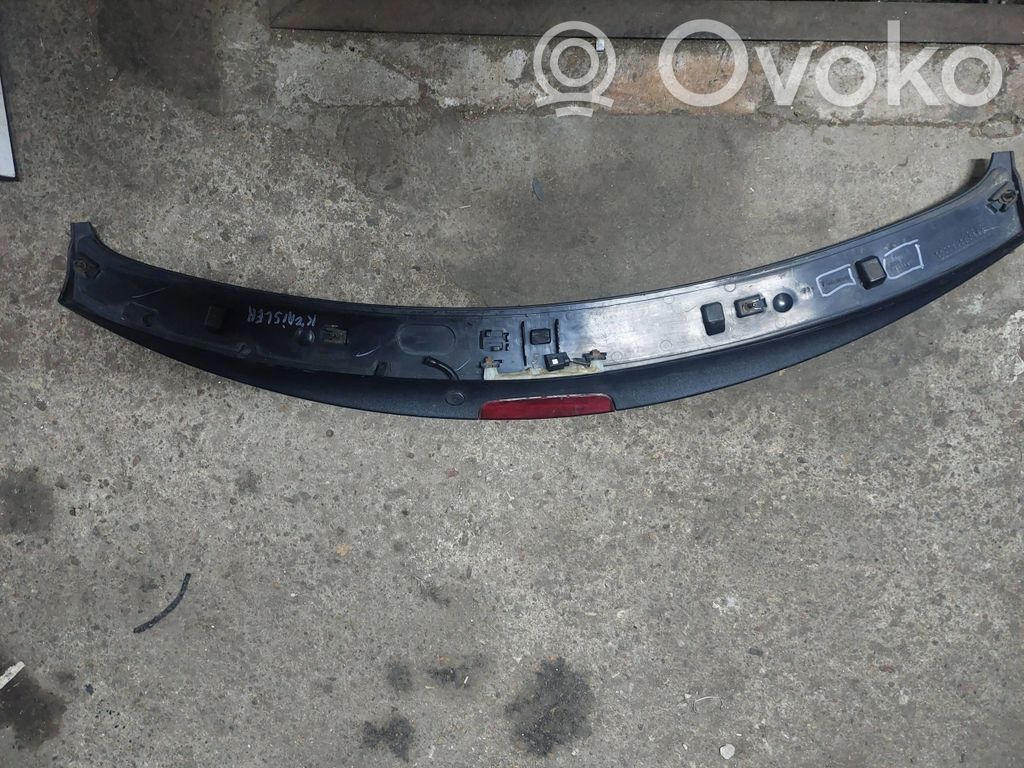 Chrysler Pacifica Becquet de coffre 