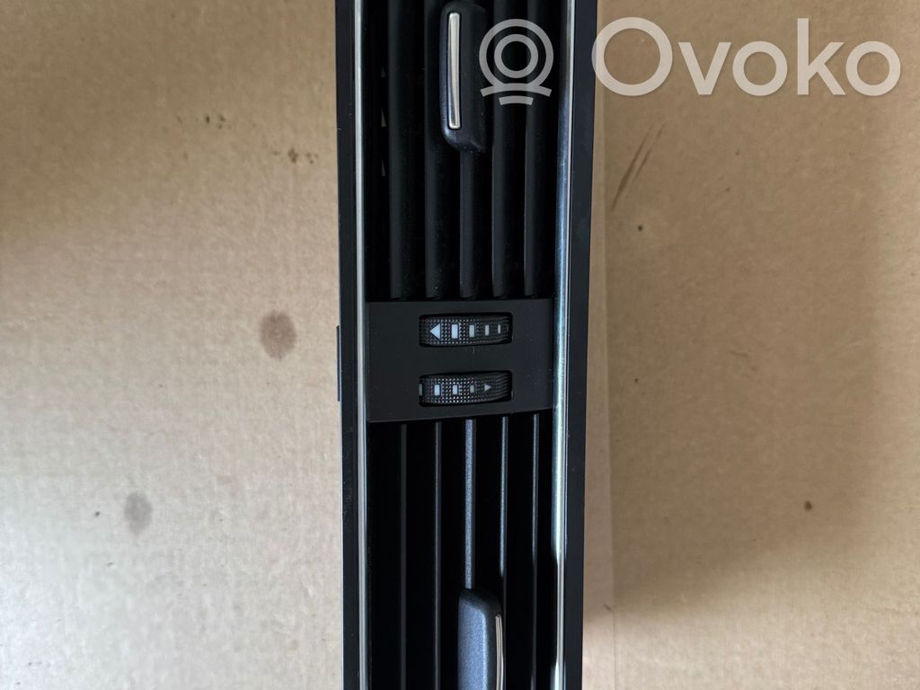 Audi A4 S4 B8 8K Dysze / Kratki środkowego nawiewu deski rozdzielczej 
