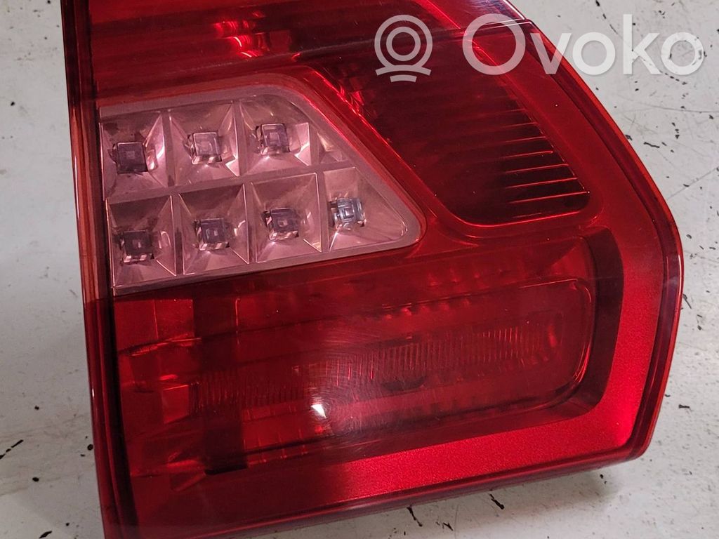 Citroen C5 Aizmugurējais lukturis pārsegā 