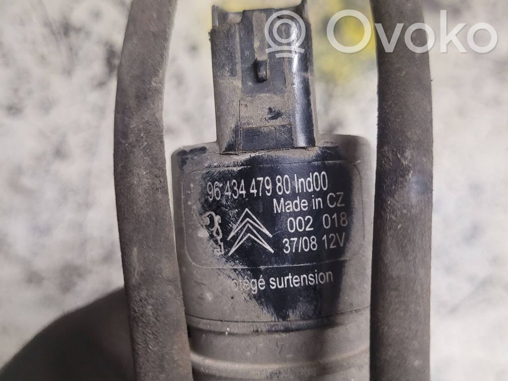 Citroen C5 Windscreen/windshield washer pump 