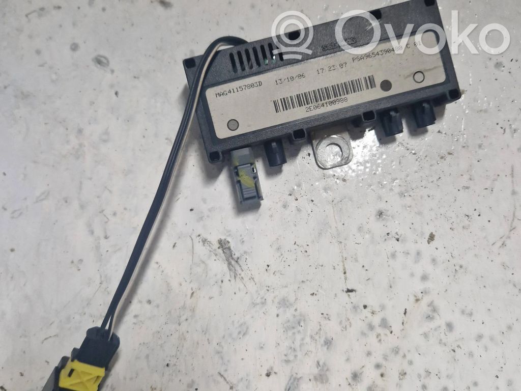 Peugeot 407 Antenos stiprintuvas 
