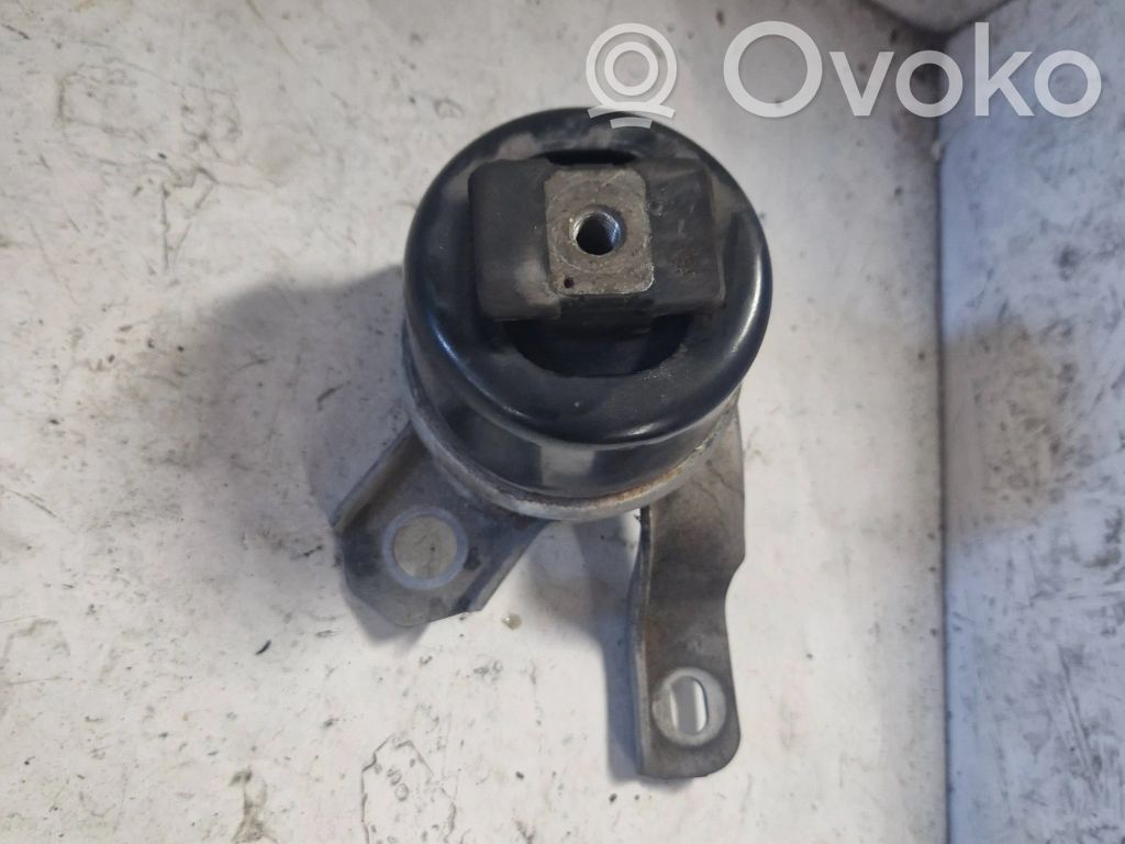 Volvo V70 Engine mount bracket 