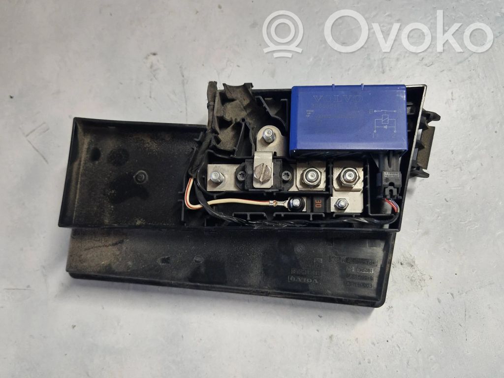Volvo V40 Saugiklių dėžė (komplektas) 
