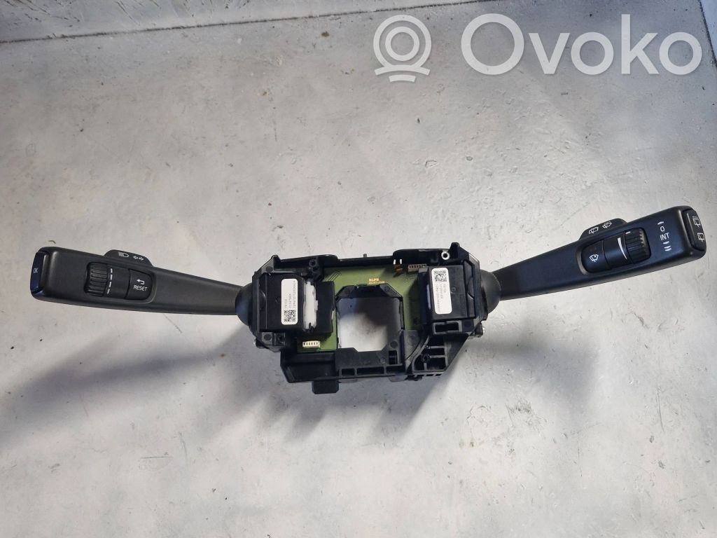 Volvo V40 Wiper turn signal indicator stalk/switch 