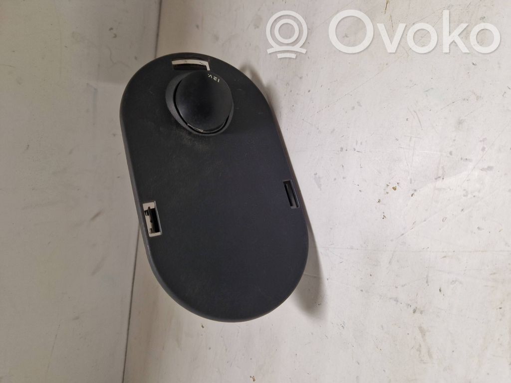 Toyota Proace Cigarette lighter rear 