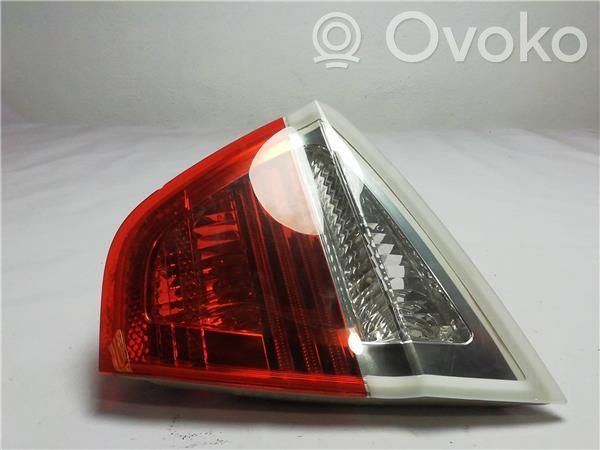 BMW 3 E90 E91 Takavalon polttimo 