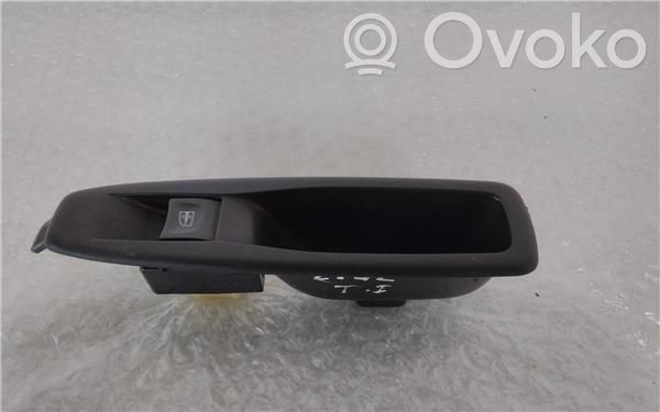 Renault Captur Electric window control switch 